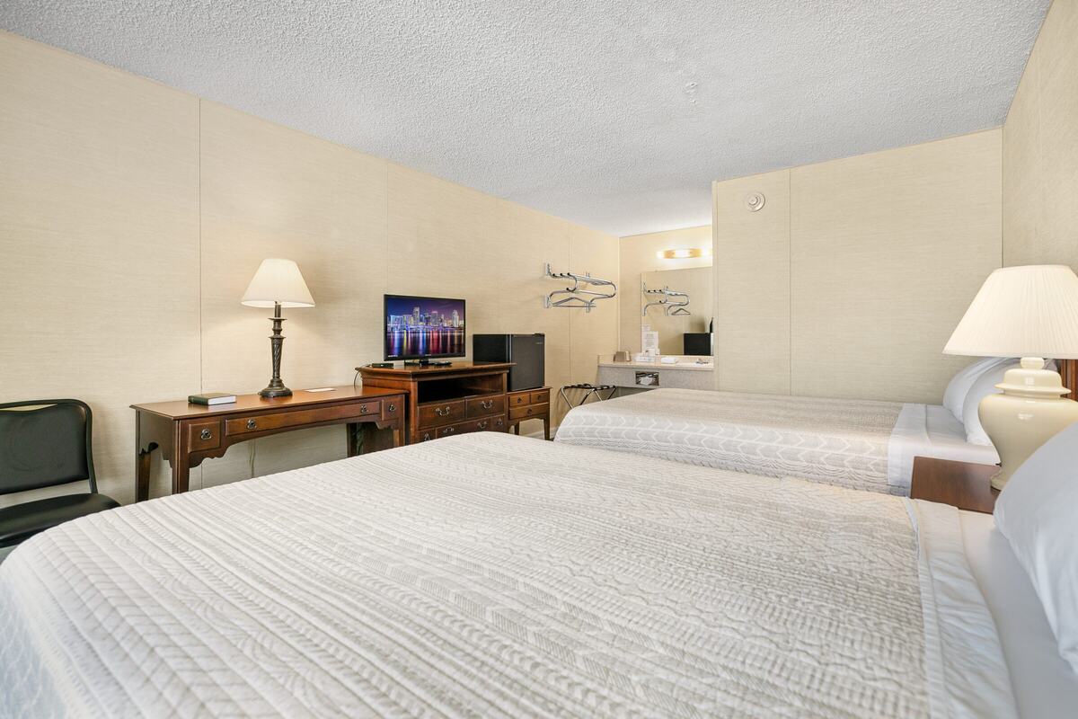 Classic double queen room